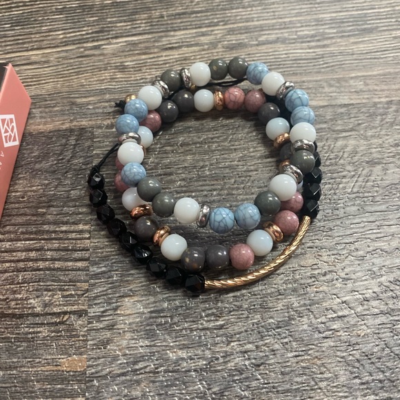 NIB Amelia Rue Kinsley 3-Piece Bracelet Set - Picture 7 of 8